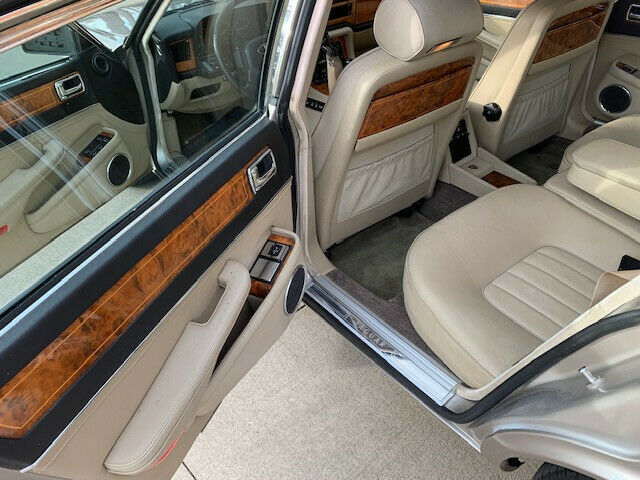 1988 Jaguar XJ6 - photo 13