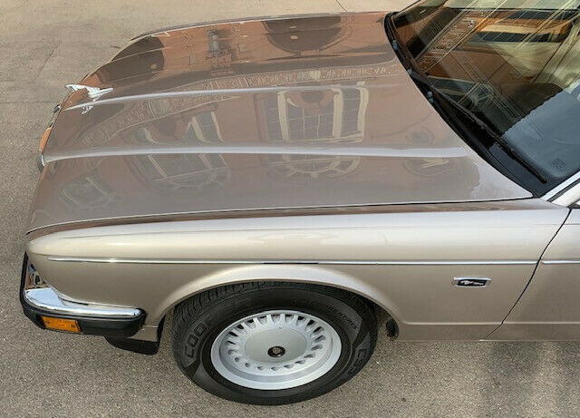 1988 Jaguar XJ6 - photo 3