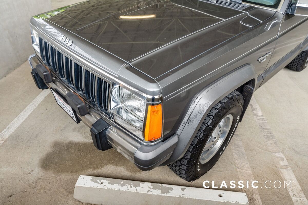 1988 Jeep Cherokee Laredo - photo 10