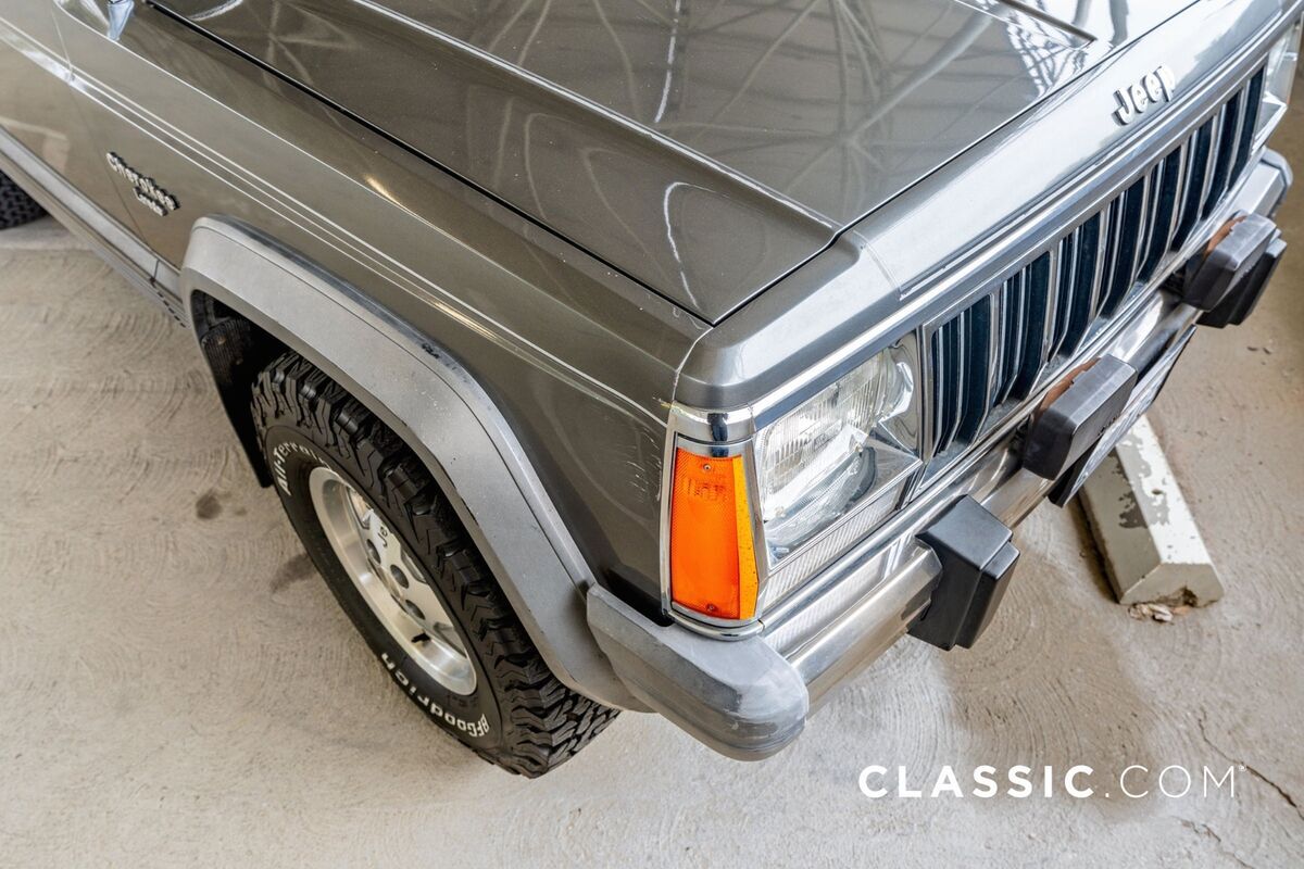 1988 Jeep Cherokee Laredo - photo 11
