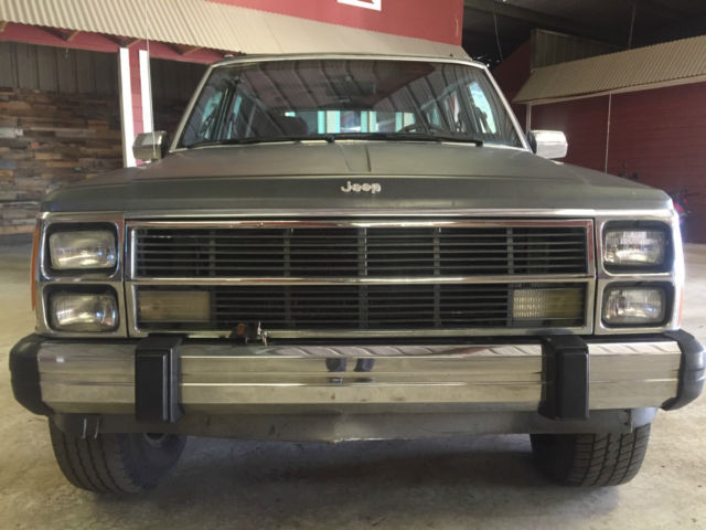 1988 Jeep Cherokee Limited 4dr 4WD SUV - photo 2