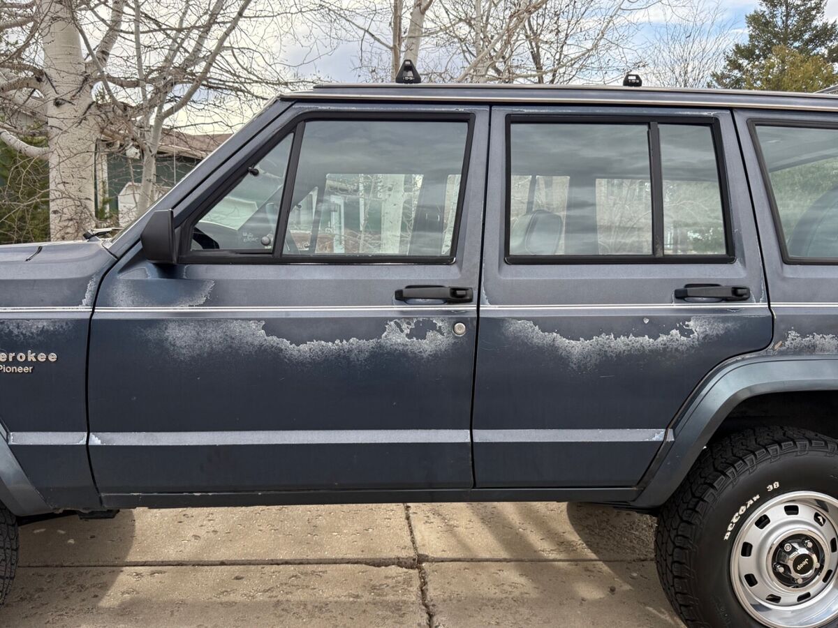 1988 Jeep Cherokee Pioneer - photo 9