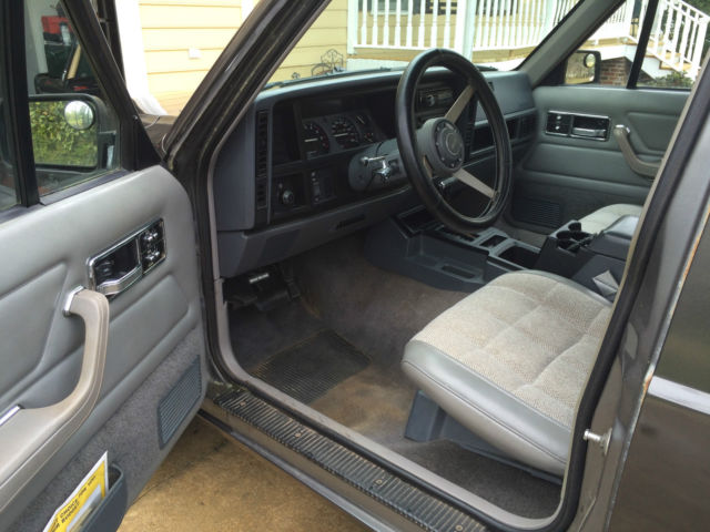 1988 Jeep Comanche Eliminator Standard Cab Pickup 2-Door - photo 9