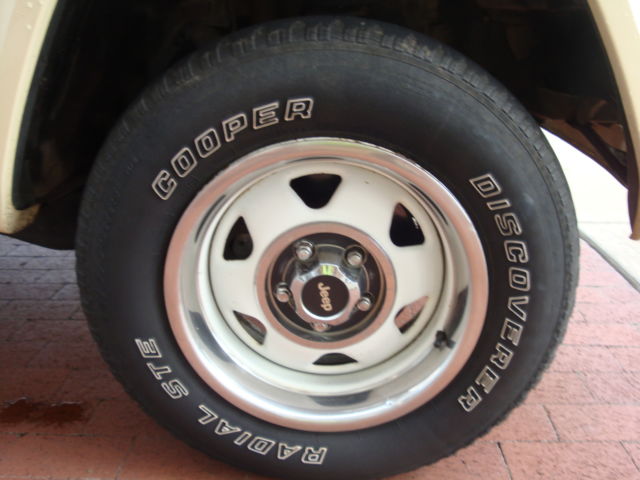 1988 Jeep Comanche PIONEER SHORT BOX 2WD - photo 10