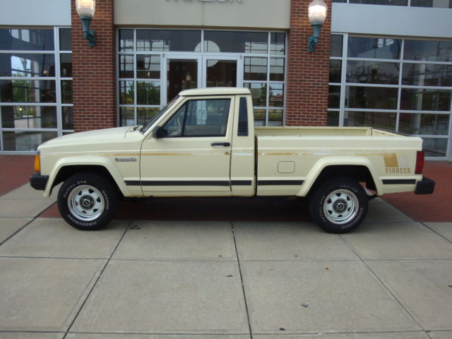 1988 Jeep Comanche PIONEER SHORT BOX 2WD - photo 2