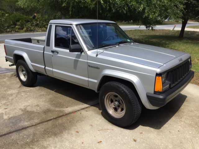 1988 Jeep Comanche Pioneer Standard Cab Pickup 2-Door