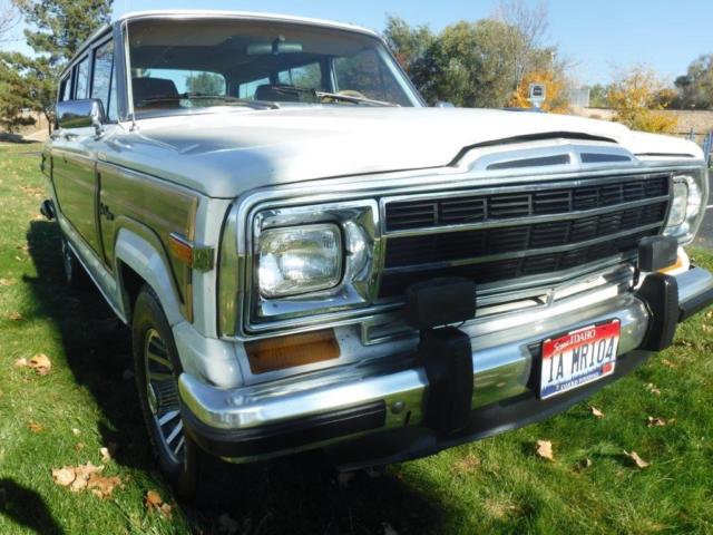 1988 Jeep Wagoneer Base Sport Utility 4-Door - photo 4