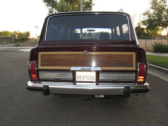1988 Jeep Grand Wagoneer 4X4 - photo 5