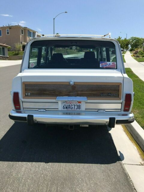 1988 Jeep Wagoneer - photo 2