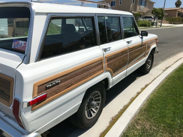 1988 Jeep Wagoneer - photo 4