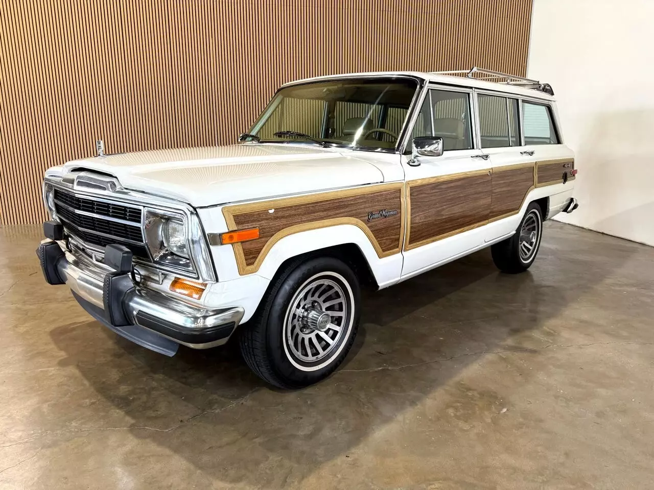 1988 Jeep Grand Wagoneer SUV 1988 Jeep Wagoneer SUV