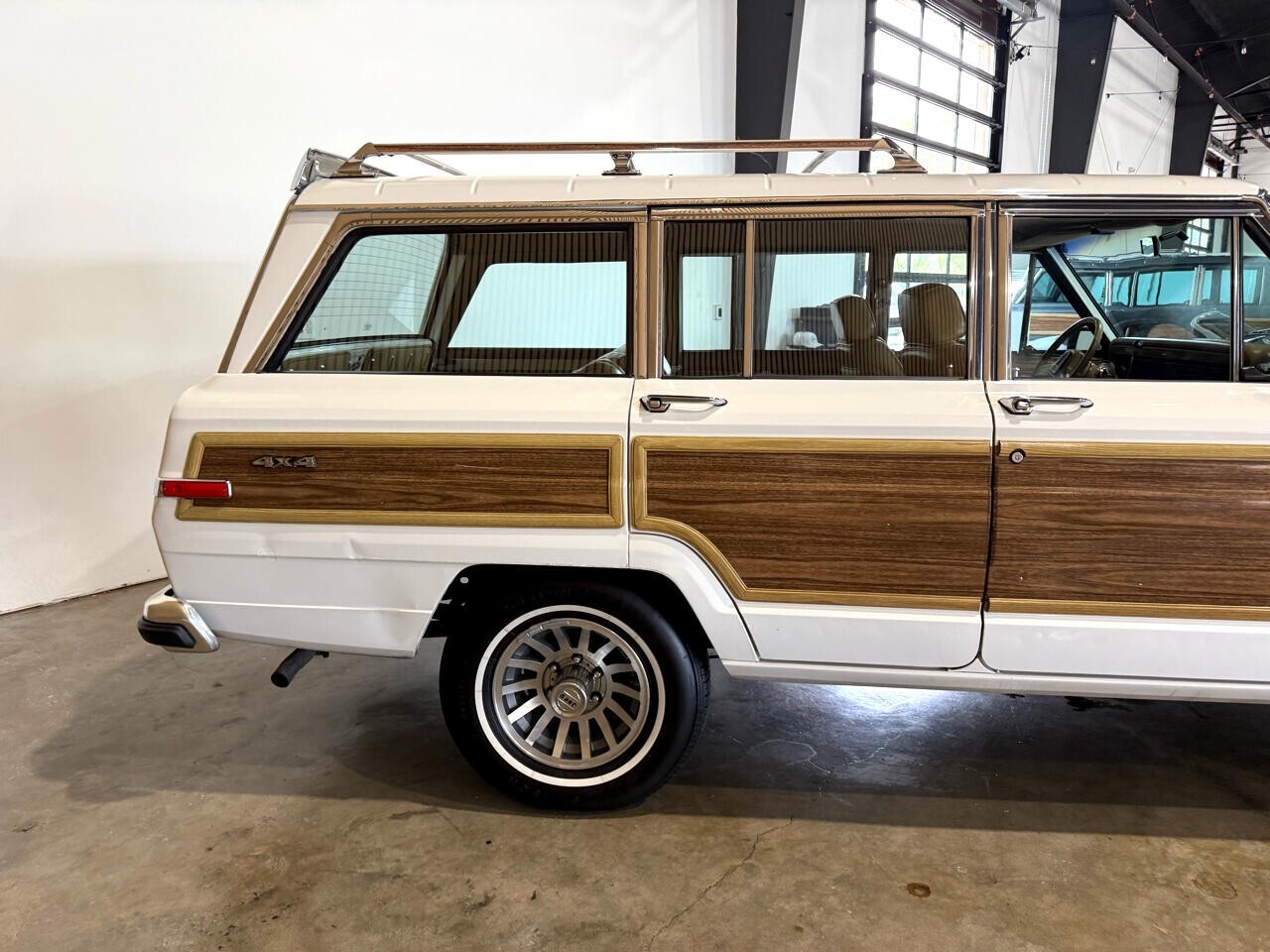 1988 Jeep Wagoneer SUV - photo 12