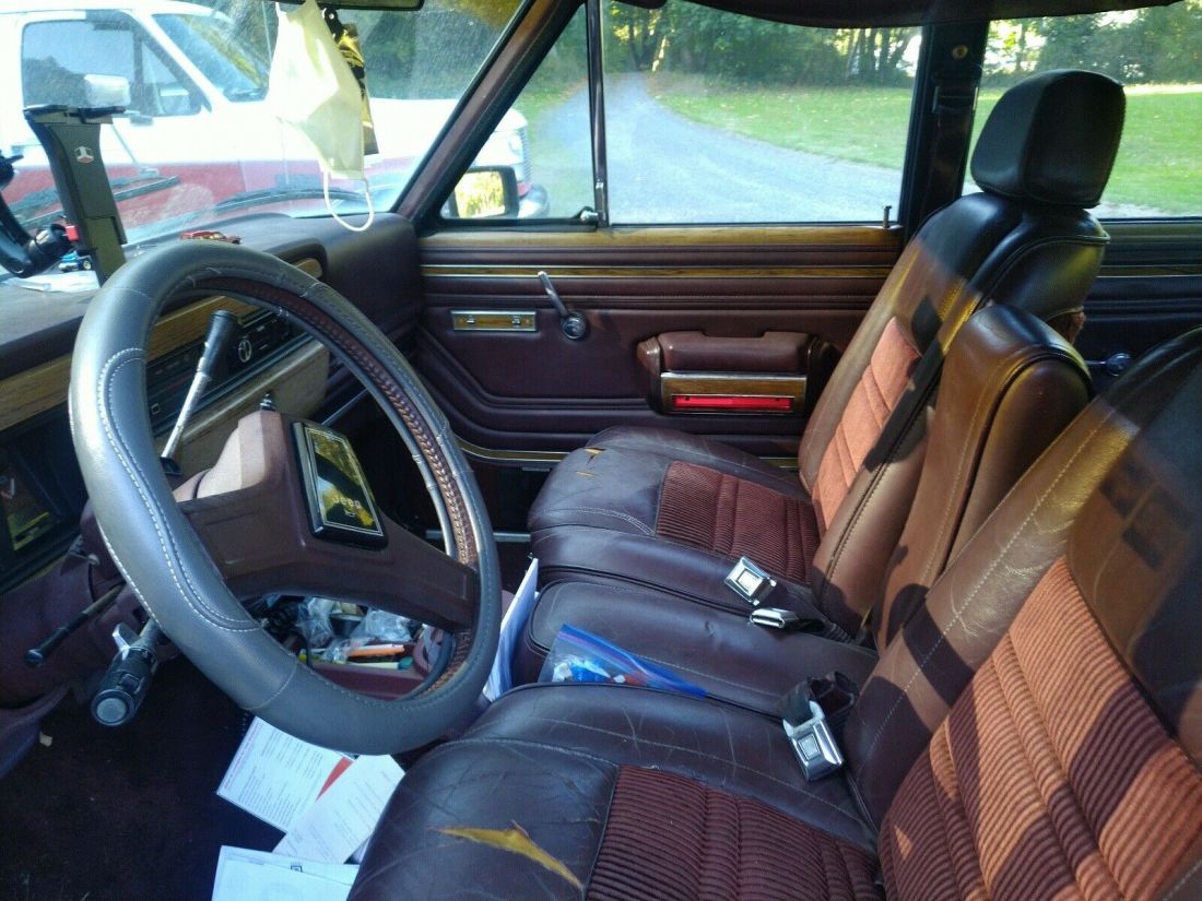 1988 Jeep Grand Wagoneer - photo 8