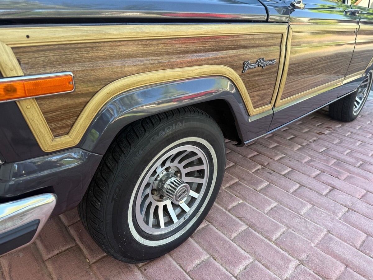 1988 Jeep Wagoneer - photo 8