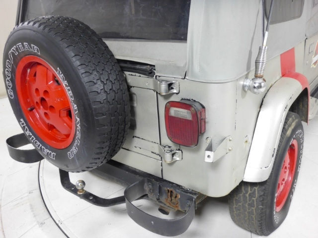 1988 Jeep Wrangler Laredo Sport Utility 2-Door - photo 11