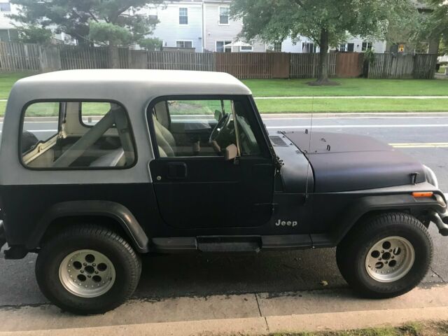 1988 Jeep Wrangler - Mechanics Dream w/ accessories 1988 Jeep Wrangler Gray