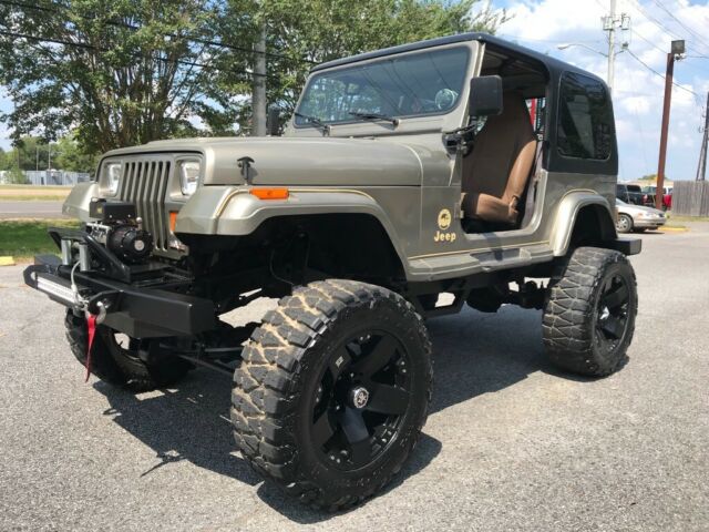 1988 JEEP WRANGLER SAHARA LIFTED 5.7 V-8 FUEL INJECTED BEAUTIFUL !!! 1988 Jeep Wrangler SAHARA