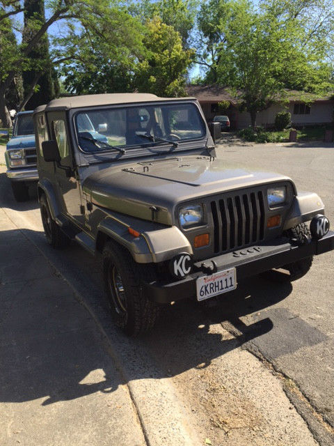 1988 Jeep Wrangler Sahara Sport Utility 2-Door 4.2L 1988 Jeep Wrangler