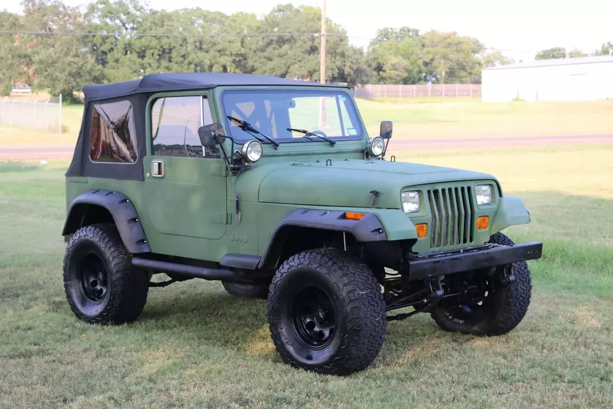 1988 Jeep YJ Wrangler, PS/PB, inline 6 cyl 4.2 liter 5 speed man trans, new top. 1988 Jeep Wrangler