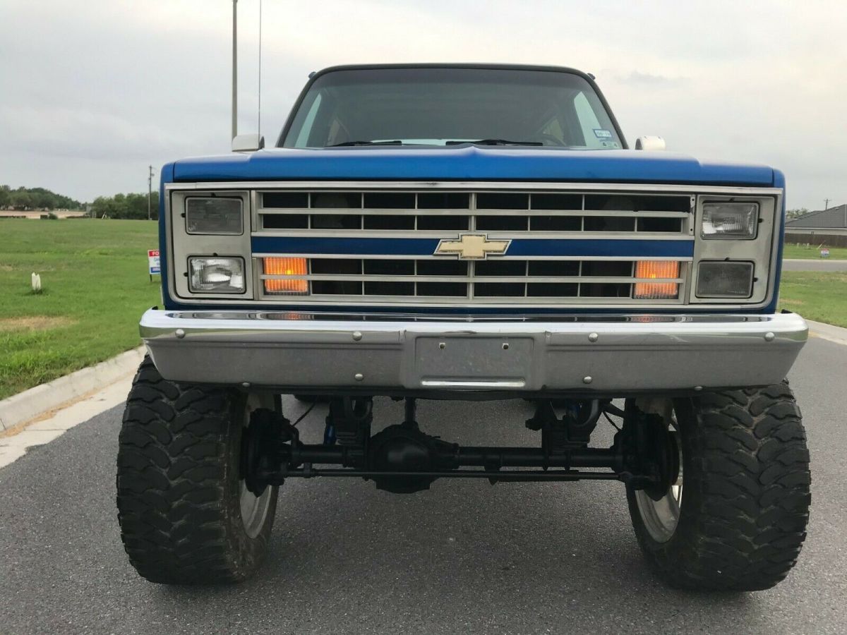 1988 Chevrolet Blazer K5 4x4 Beautiful Texas Truck 100% Rust Free - photo 10
