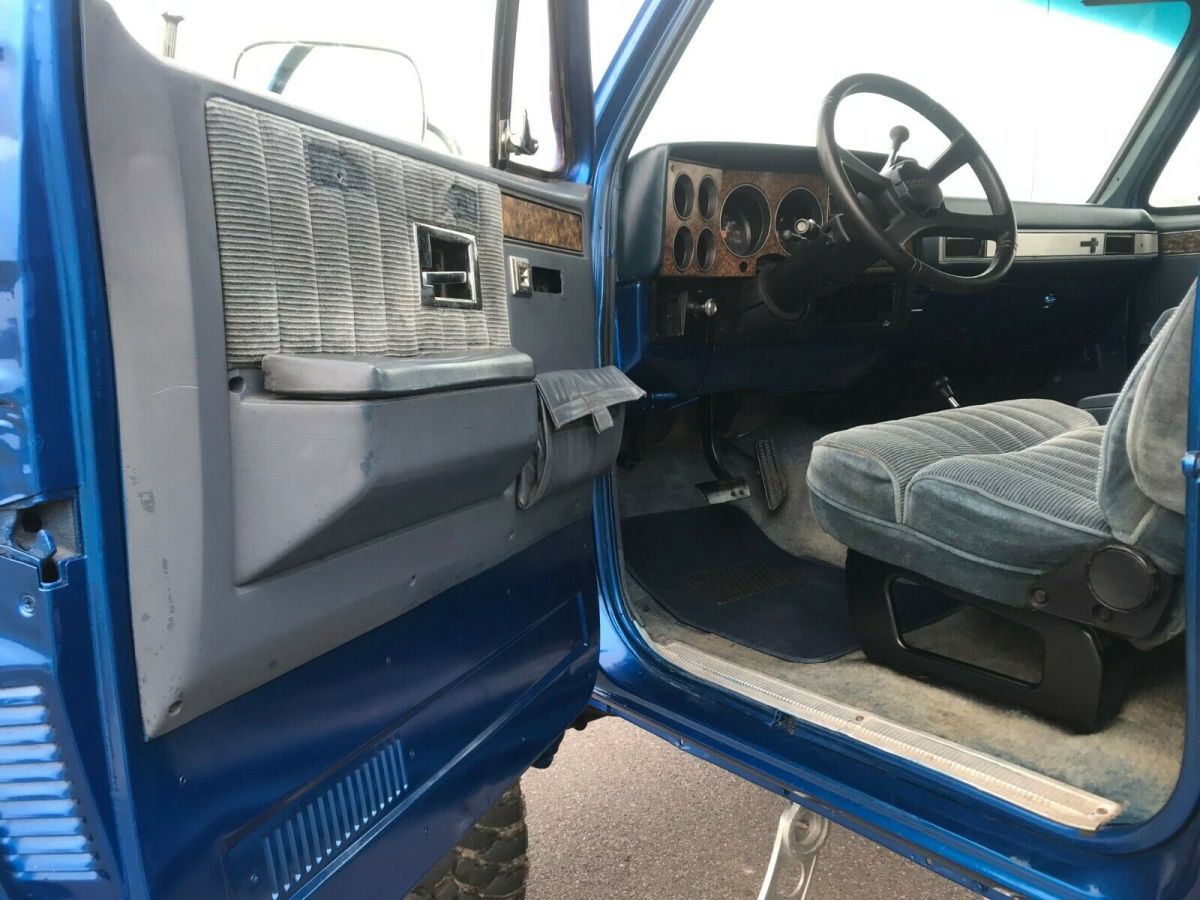 1988 Chevrolet Blazer K5 4x4 Beautiful Texas Truck 100% Rust Free - photo 13