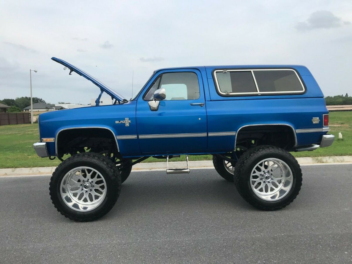 1988 Chevrolet Blazer K5 4x4 Beautiful Texas Truck 100% Rust Free - photo 3