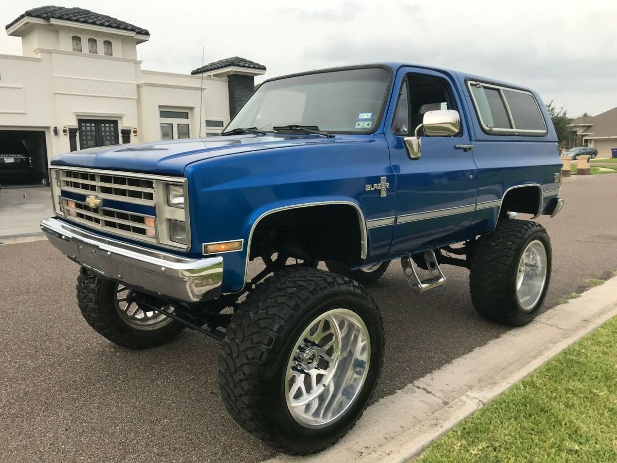 1988 Chevrolet Blazer K5 4x4 Beautiful Texas Truck 100% Rust Free - photo 6