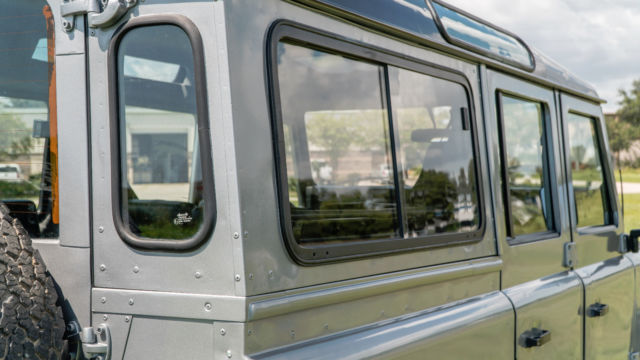 1988 Land Rover Defender County Station Wagon - photo 11