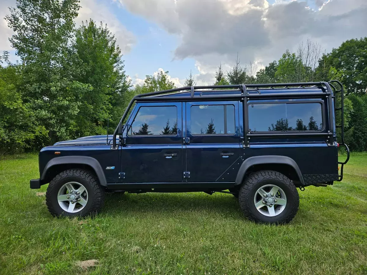 1988 Land Rover Defender 110 LS3 6.2L Chevrolet Motor Swap / Puma Body SUV 1988 Land Rover Defender