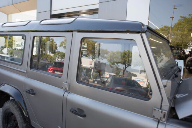 1988 Land Rover Defender Santana super 109 5-DOOR - photo 11