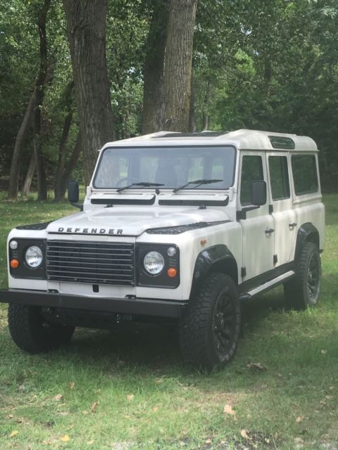 1988 Land Rover Defender 110 , V8 Gas motor, 5 speed 1988 Land Rover Defender