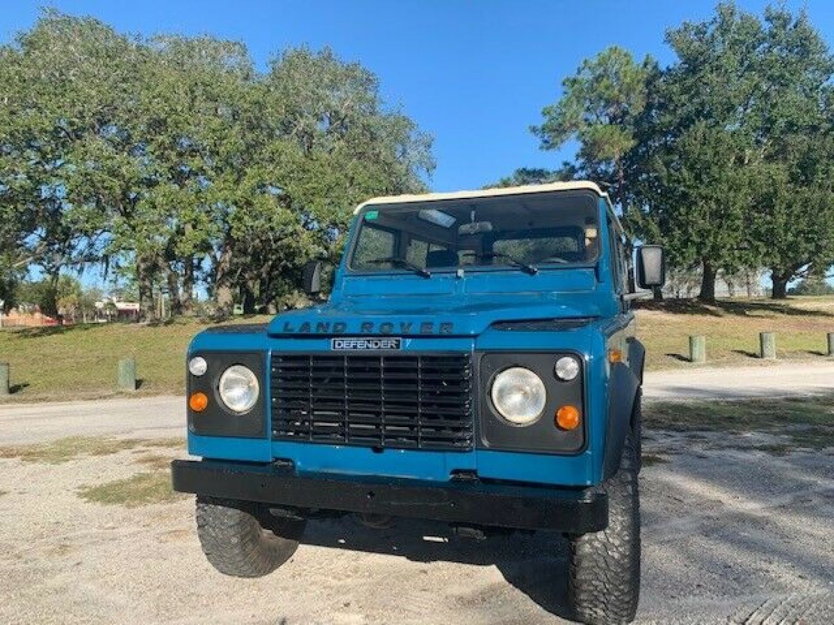 1988 LAND ROVER DEFENDER 90, 4X4, 5 SPEEDS, DIESEL, RUST FREE !!! 1988 Land Rover Defender