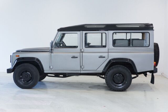 1988 Land Rover Santana Super 109 , 4x4, 2.5 L 5 Spd, 5 Door Hard Top, Restored 1988 Land Rover Defender 4x4, 2.5L 5 Spd, 5 Dr Hard Top, 9 Passenger