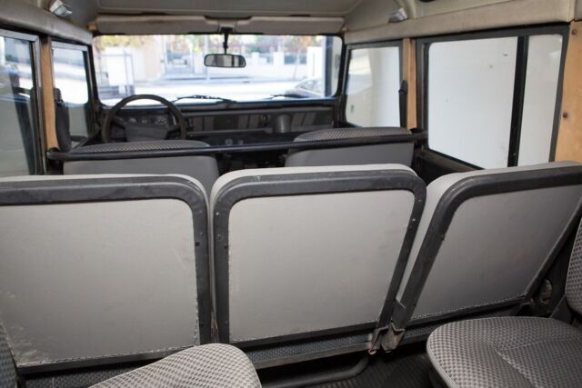 1988 Land Rover Defender 4x4, 2.5L 5 Spd, 5 Dr Hard Top, 9 Passenger - photo 12