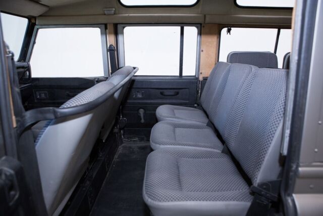 1988 Land Rover Defender 4x4, 2.5L 5 Spd, 5 Dr Hard Top, 9 Passenger - photo 8