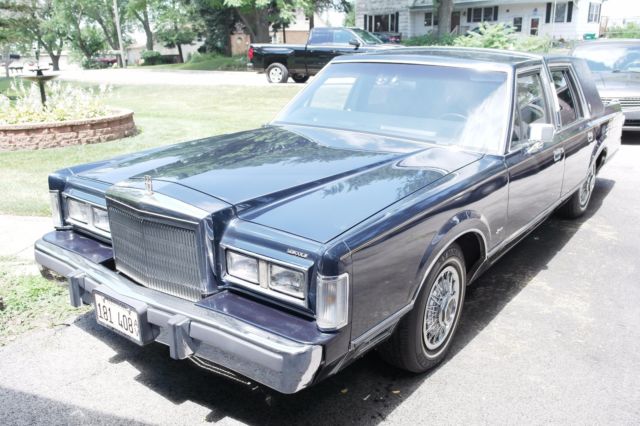 1988 Lincoln Continental Base Sedan 4-Door - photo 2