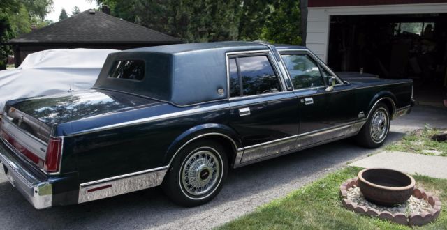 1988 Lincoln Continental Base Sedan 4-Door - photo 5