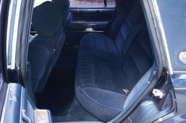 1988 Lincoln Continental Base Sedan 4-Door - photo 6