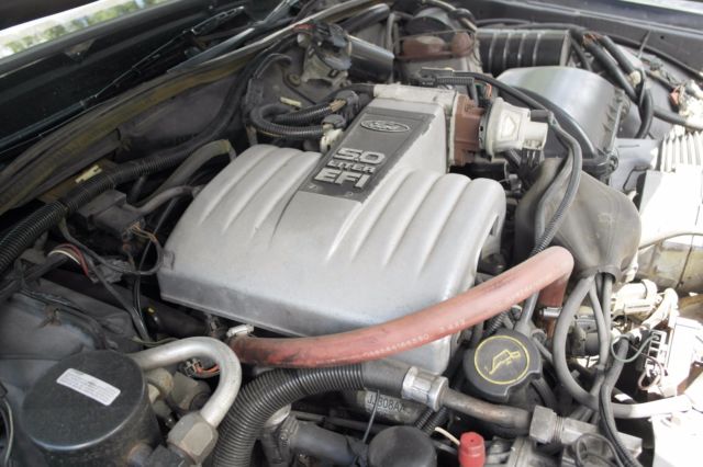 1988 Lincoln Continental Base Sedan 4-Door - photo 8