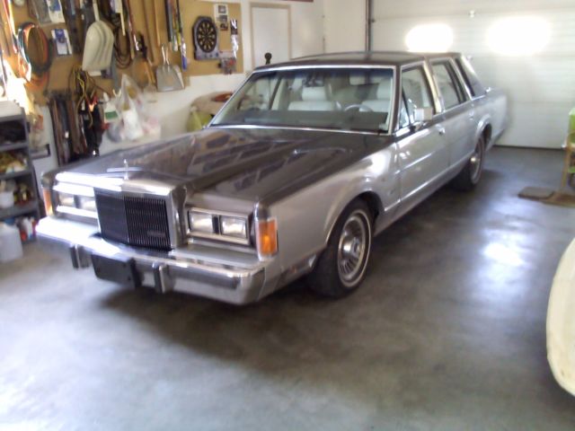 1988 Lincoln Continental Towncar Signature Series 1988 Lincoln Continental