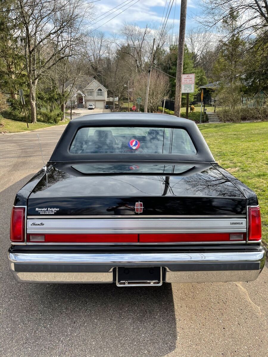 1988 Lincoln Town Car - photo 10