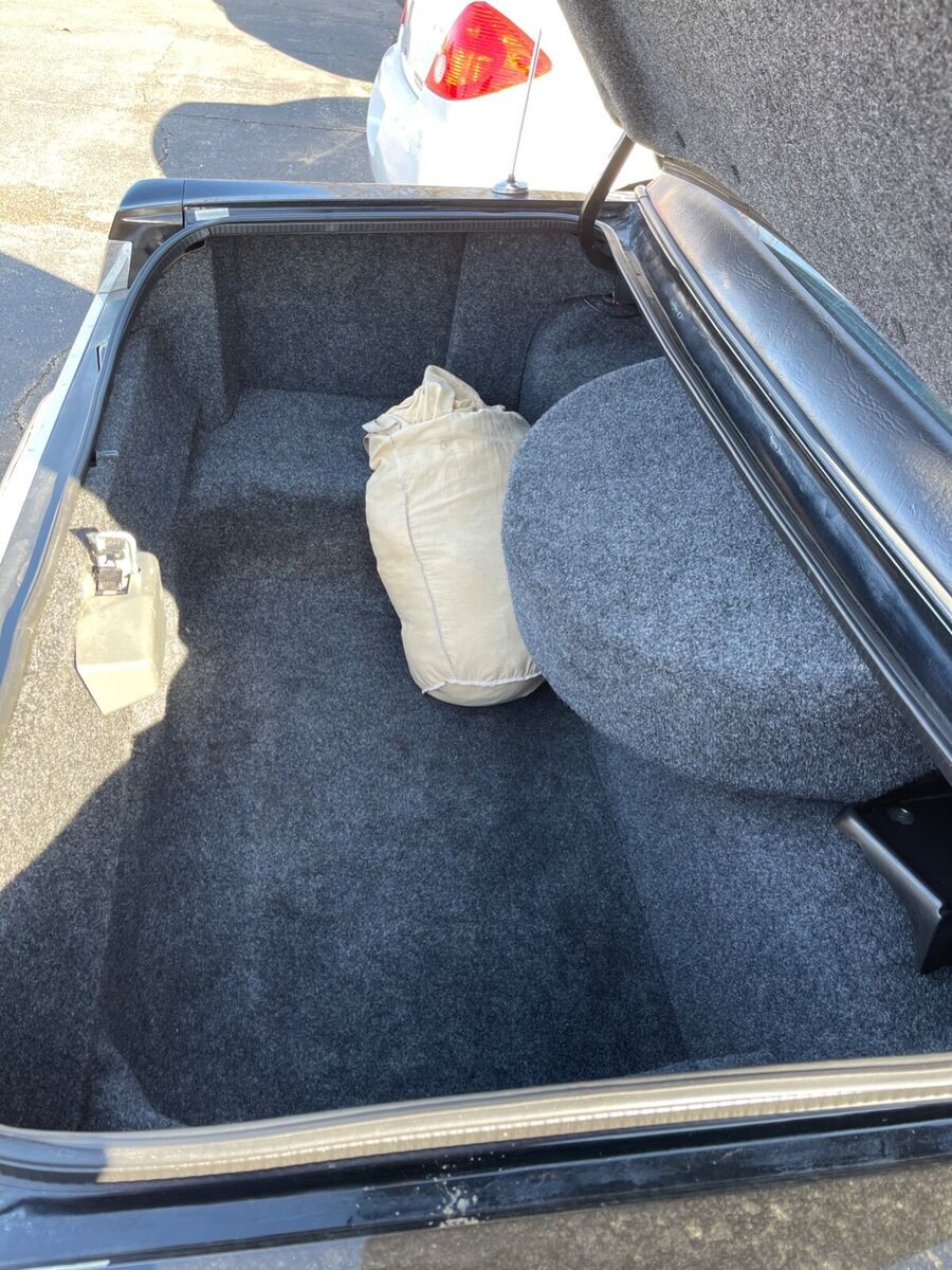1988 Lincoln Town Car - photo 12
