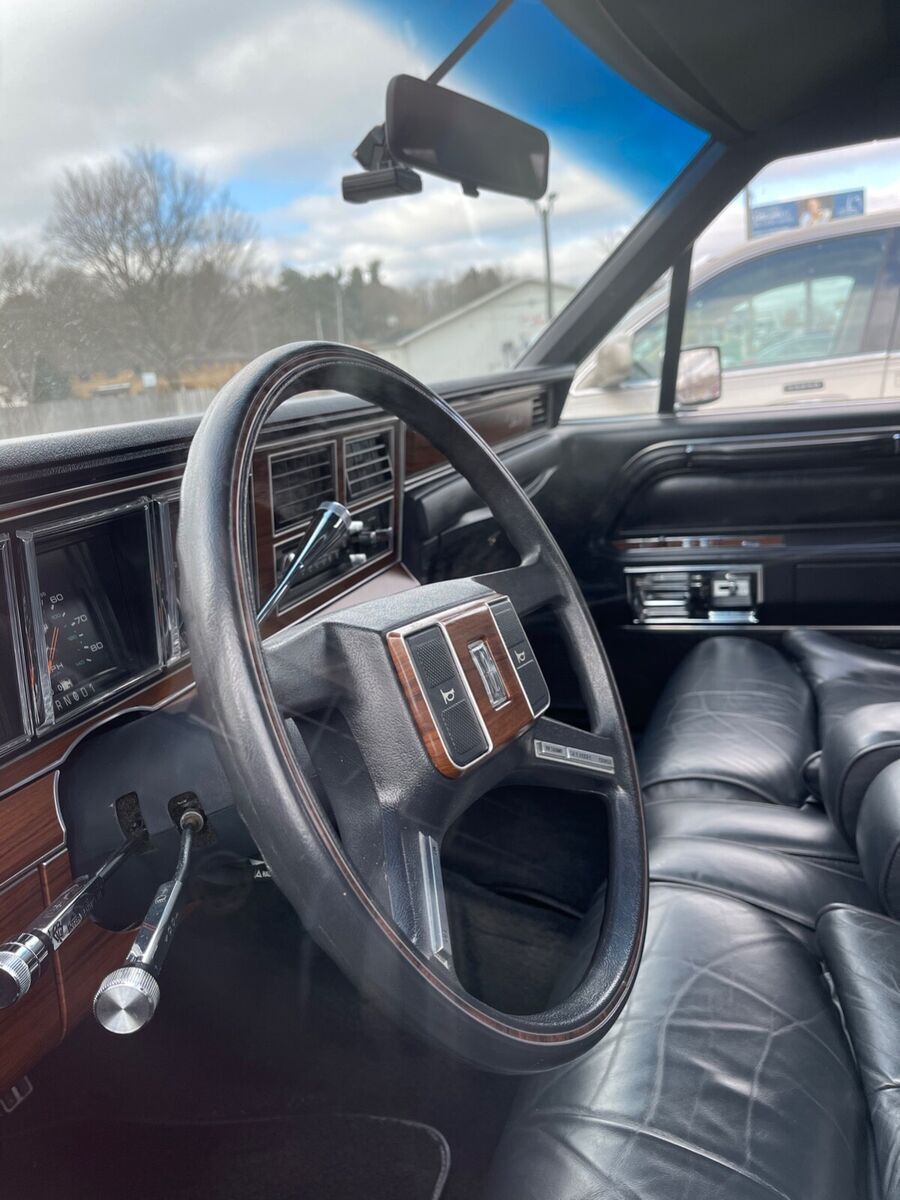 1988 Lincoln Town Car - photo 13