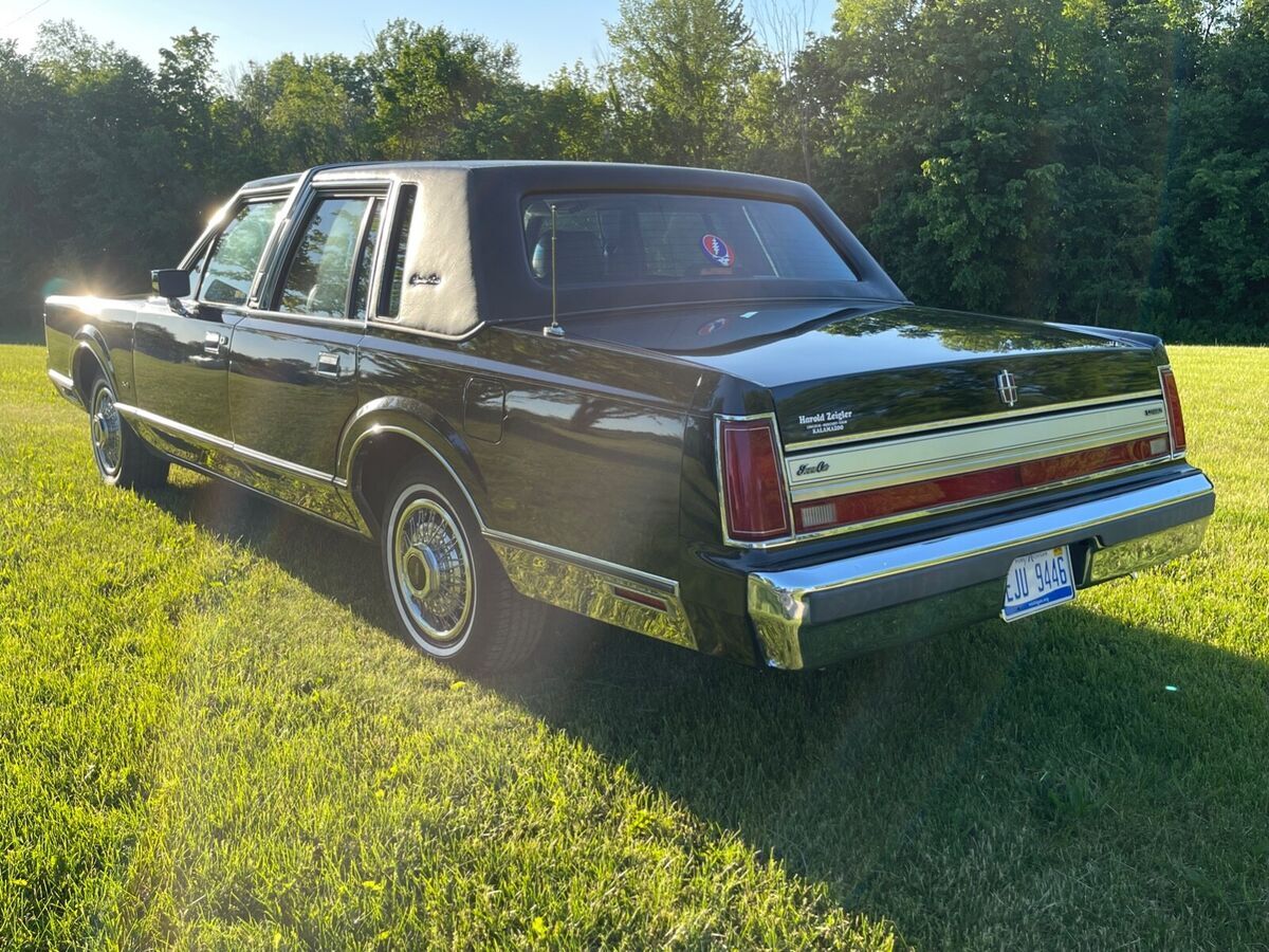1988 Lincoln Town Car - photo 4