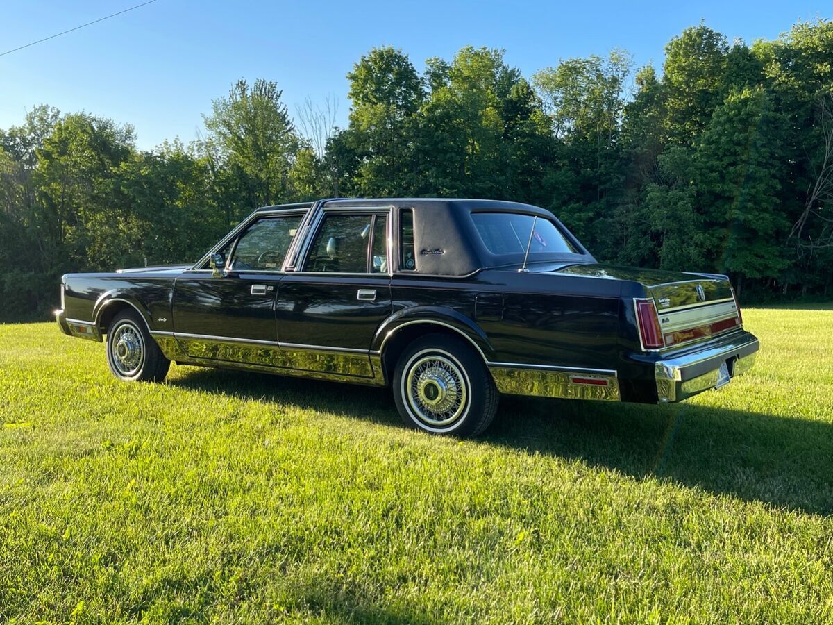 1988 Lincoln Town Car - photo 5