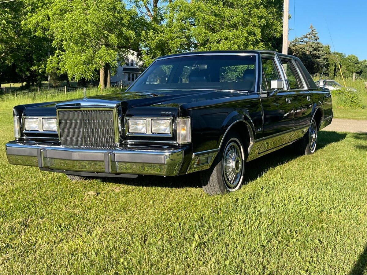 1988 Lincoln Town Car - photo 8