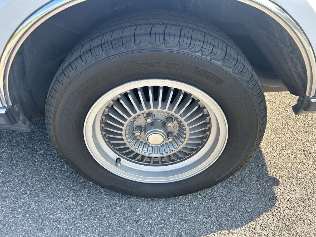 1988 Lincoln Mark VII LSC - photo 4