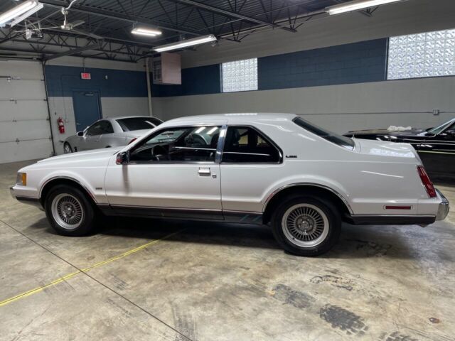 1988 Lincoln Mark Series LSC 2dr Coupe - photo 4
