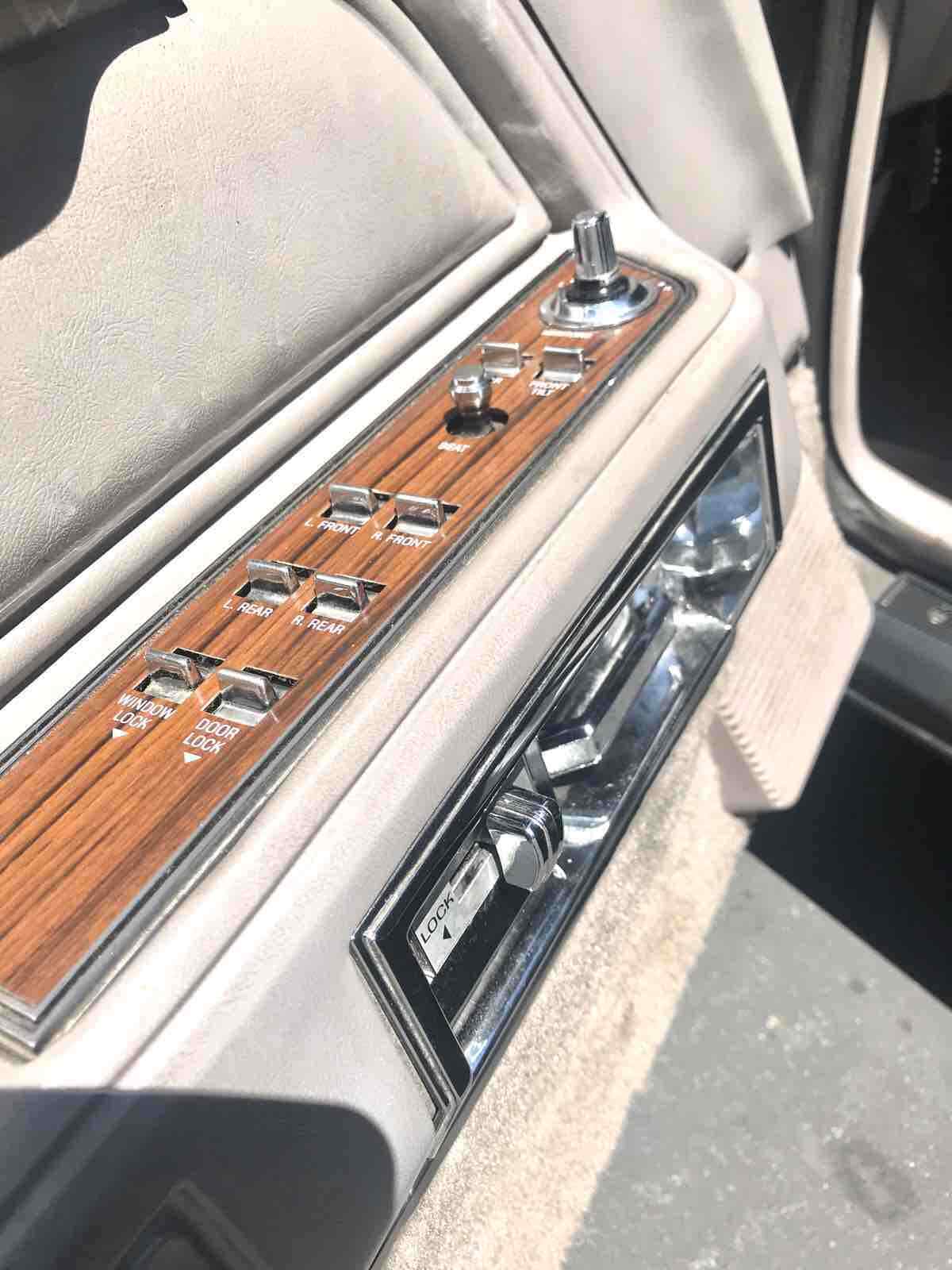 1988 Lincoln Town Car SIGNATURE - photo 10