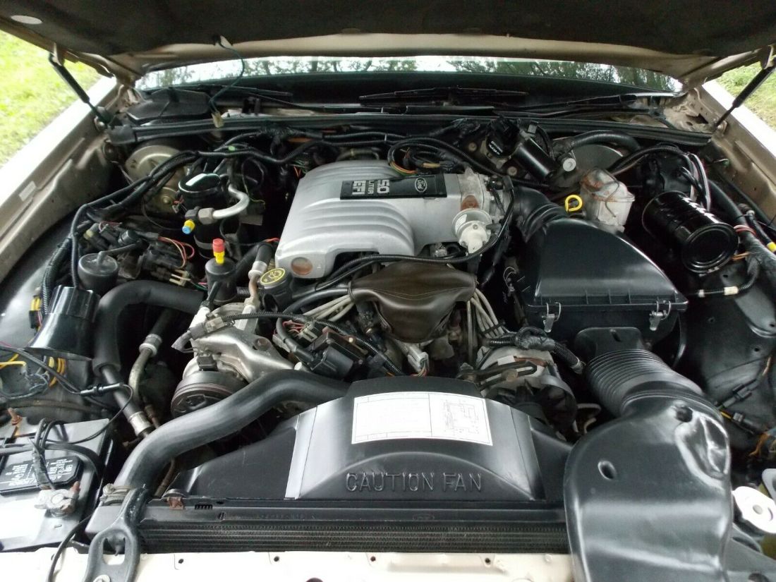 1988 Lincoln Town Car - photo 10